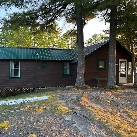 Paddler'S Rest Lakeside Cabins And Motel Long Lake Exteriör bild