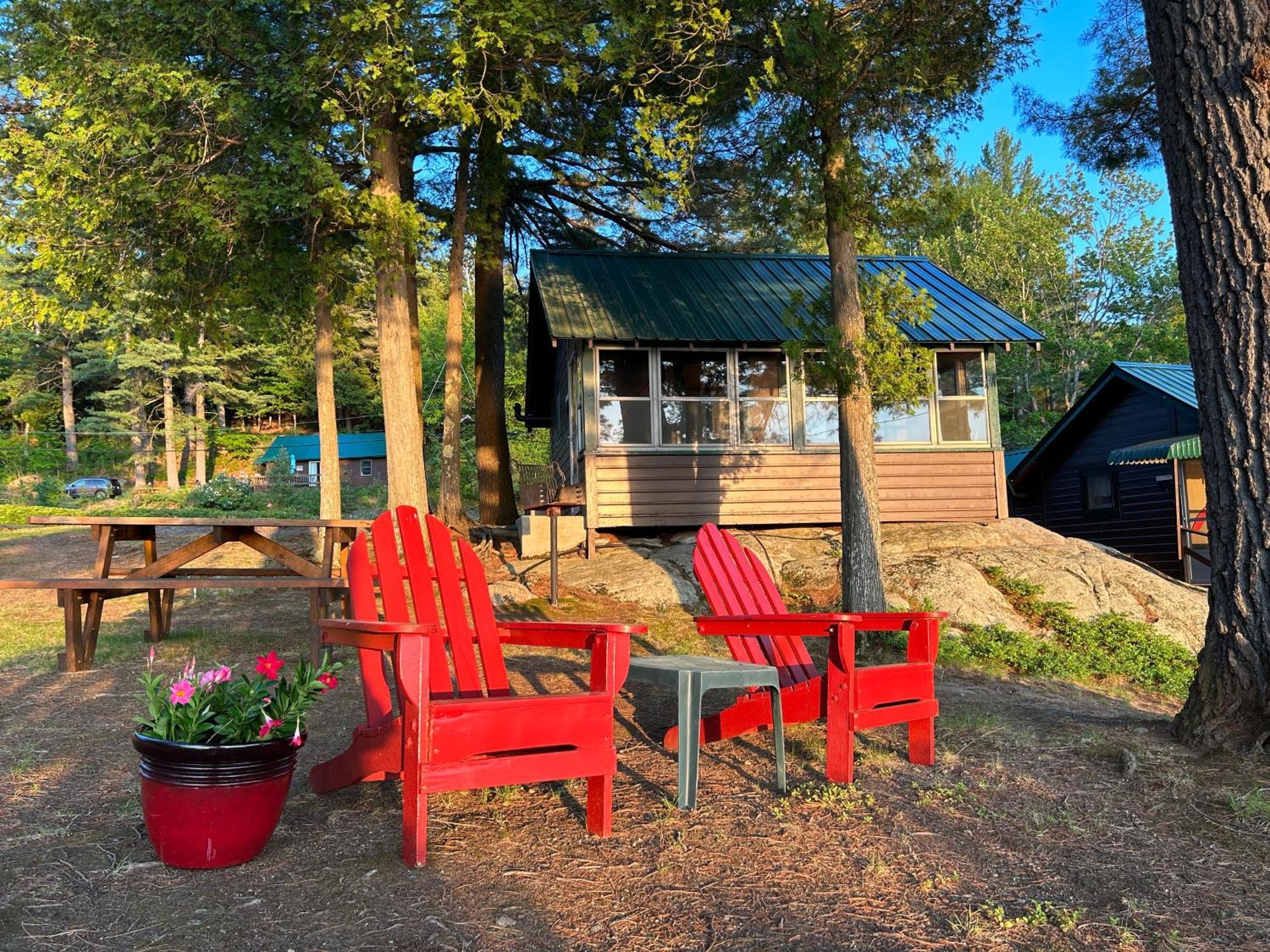 Paddler'S Rest Lakeside Cabins And Motel Long Lake Exteriör bild